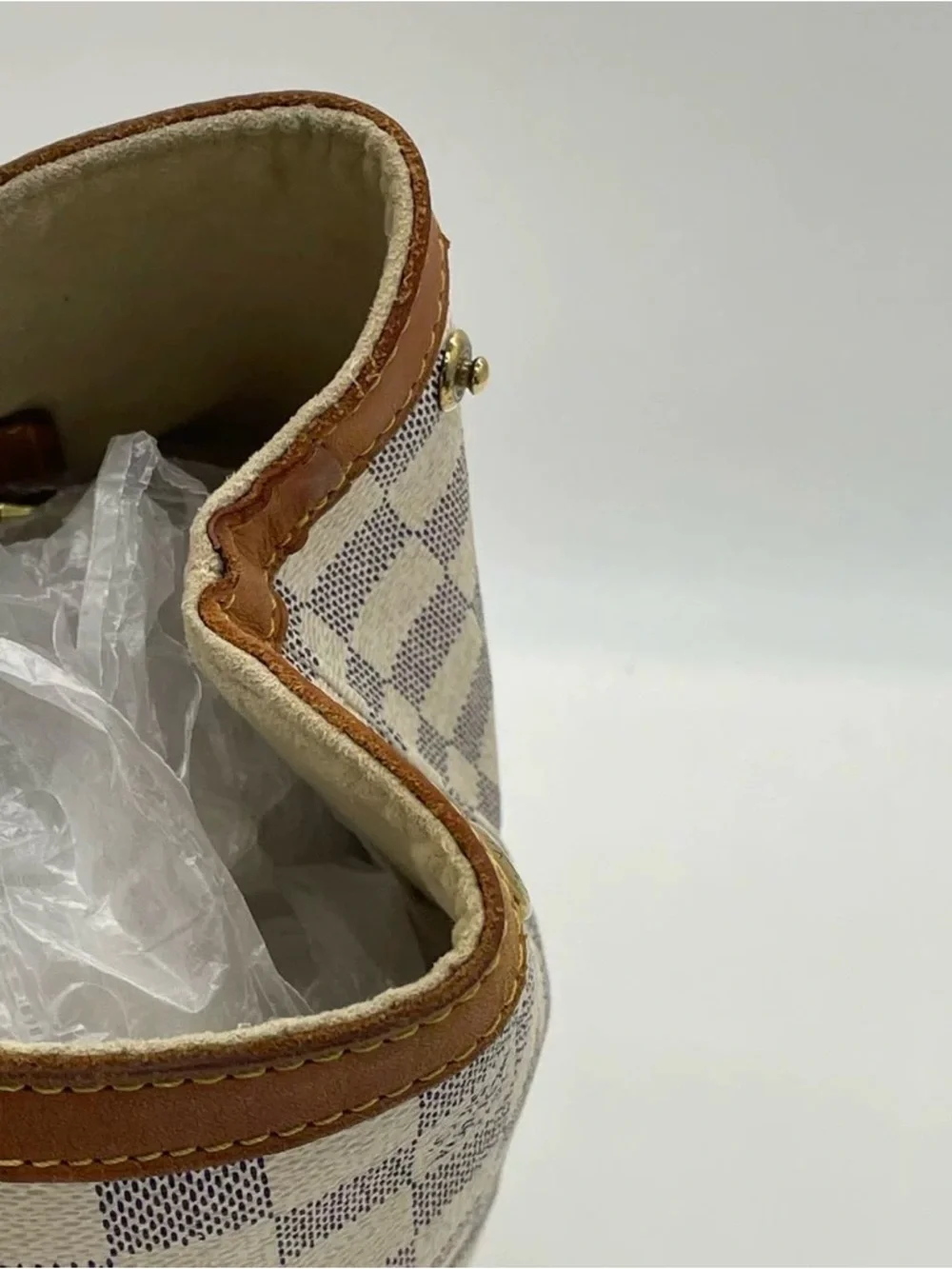 LOUIS VUITTON Damier Azur Hampstead MM Bag  Tote Bag with Tan Trim - Beige/White